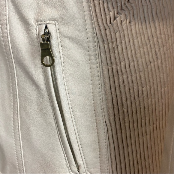 TRIBAL Women’s Jacket White Faux Leather Zipper Pockets Size Medium - Picture 6 of 11